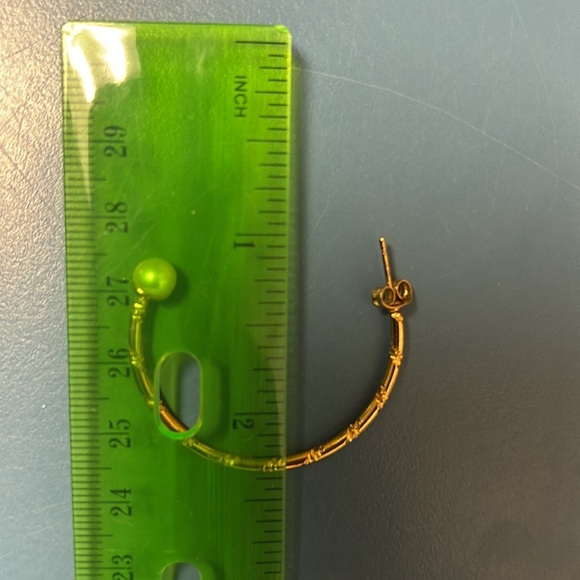 Vintage Elegant Gold Hoop Earrings with Pearl Accents - Picture 9 of 12